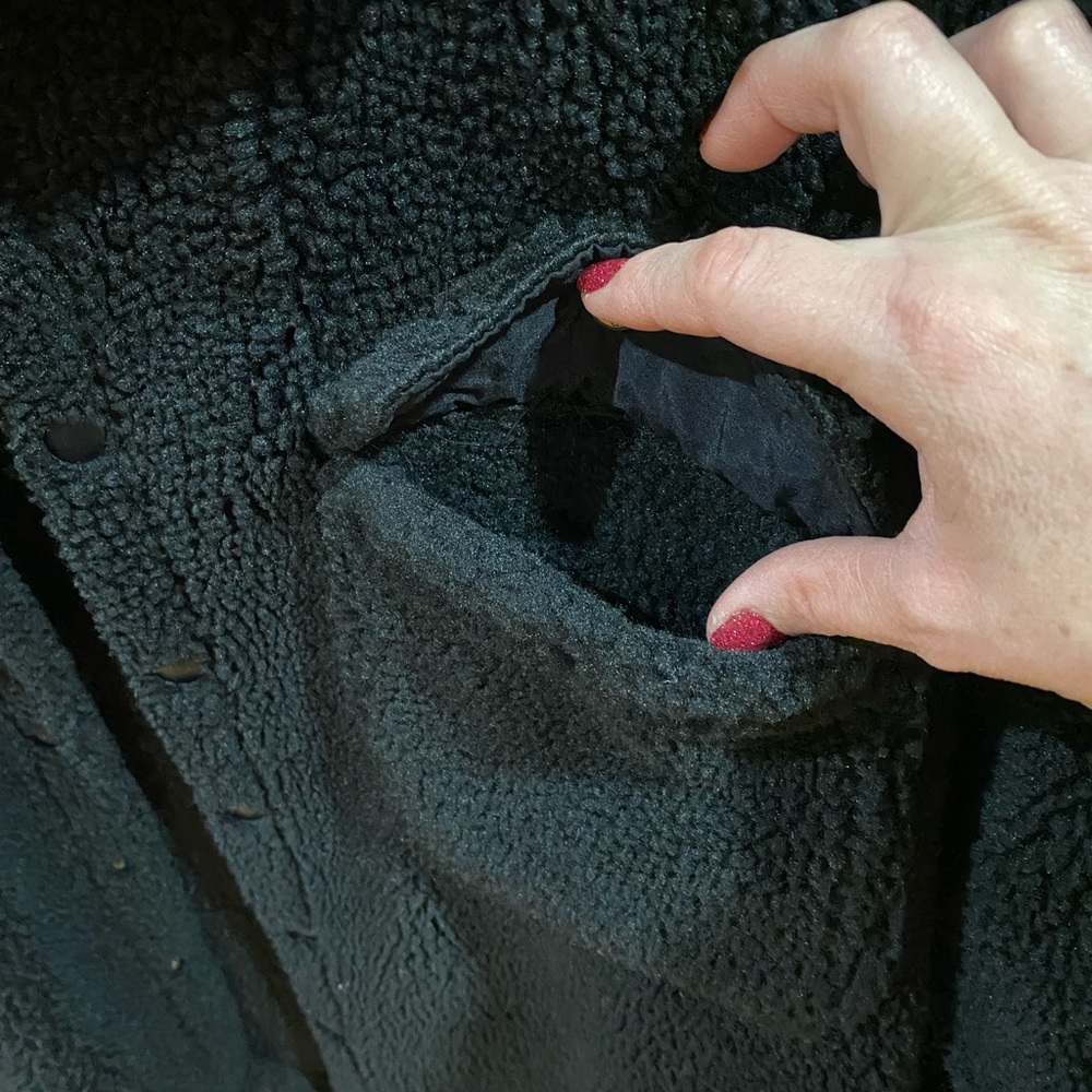 Black Shacket‎ - Picture 5 of 7